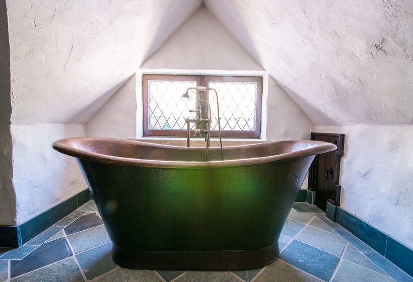 Hotel Stone Hall Castle | Regina | Saskatchewan | Canada 6