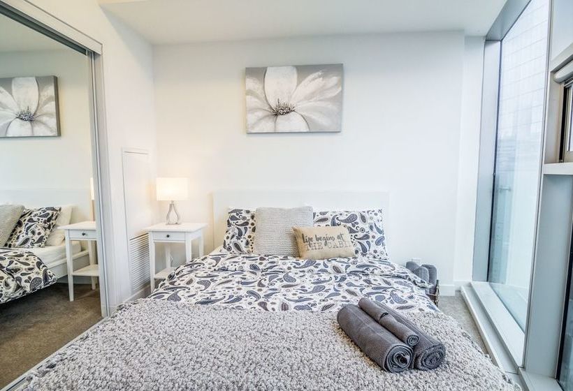 Aoc Suites Heart Of Downtown Condo | Toronto | Ontario | Canada 5