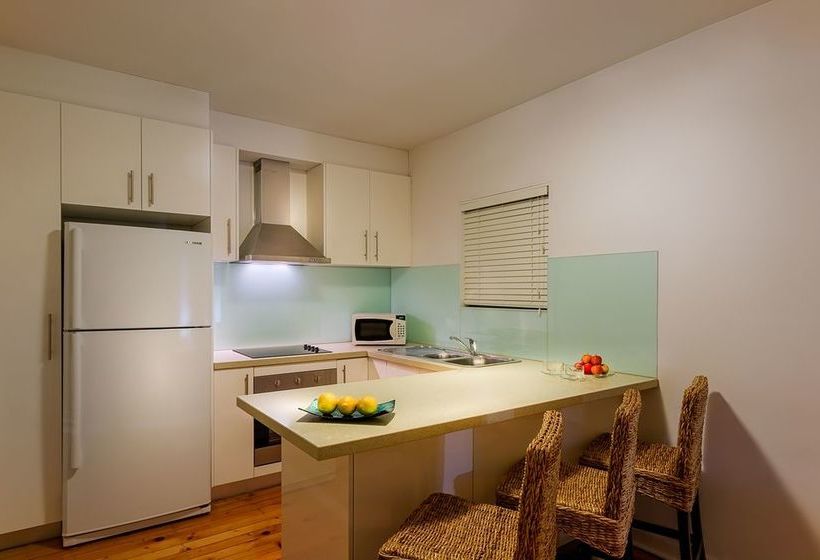 Hotel Crest On Barkly Serviced Apartments | Saint Kilda | Victoria | Australia 7