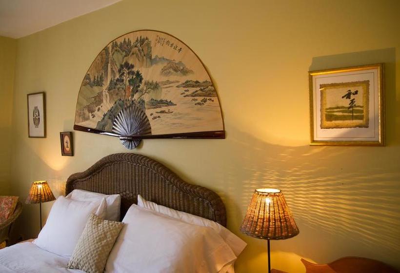 Hotel Au Croissant De Lune | Quebec | Quebec | Canada 11