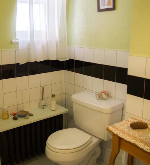 Hotel Au Croissant De Lune | Quebec | Quebec | Canada 12