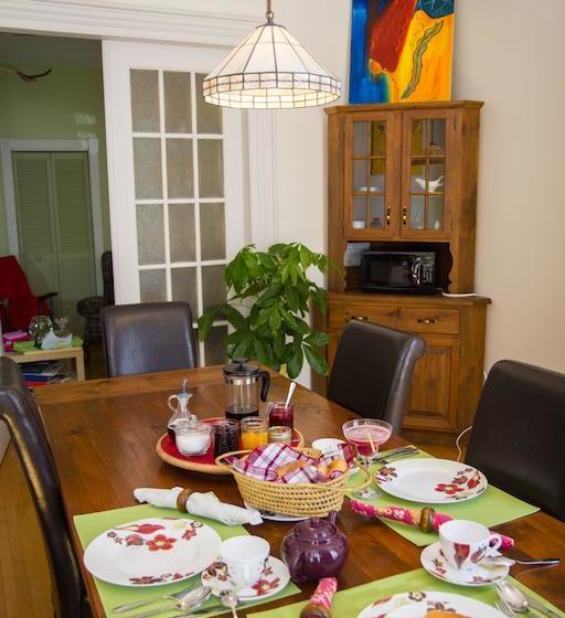 Hotel Au Croissant De Lune | Quebec | Quebec | Canada 6