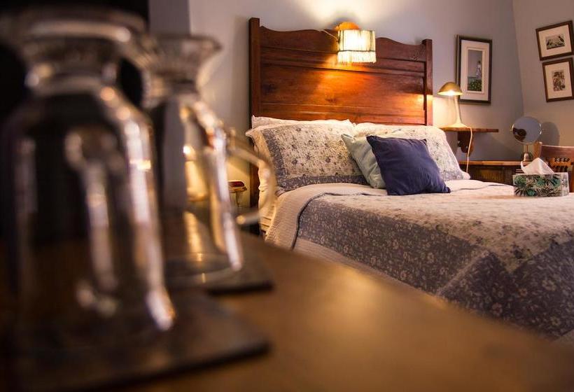 Hotel Au Croissant De Lune | Quebec | Quebec | Canada 7