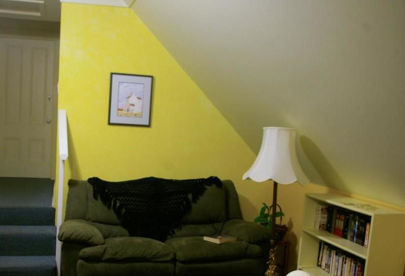 Hotel Holmesdale House | Duncan | British Columbia | Canada 7