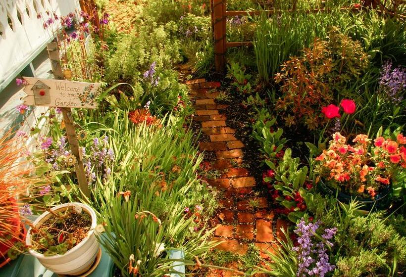 Hotel Holmesdale House | Duncan | British Columbia | Canada 8