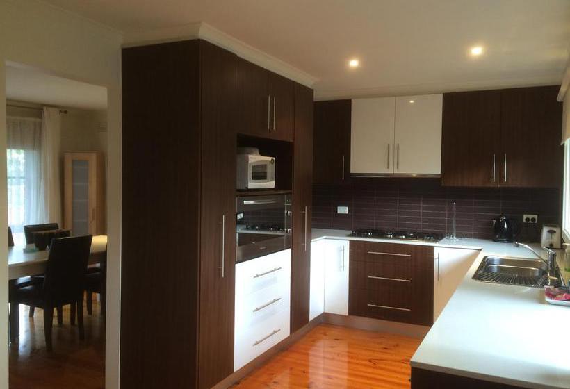 Australian Home Away Doncaster Elgar 2 | Doncaster | Victoria | Australia 4