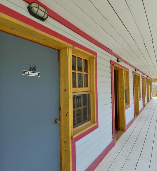 Hotel The Bunkhouse | Dawson City | Yukon Territory | Canada 10