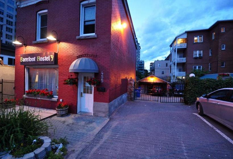 Barefoot Hostel | Ottawa | Ontario | Canada 10