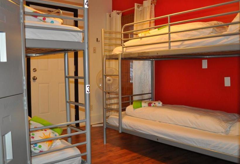 Barefoot Hostel | Ottawa | Ontario | Canada 3