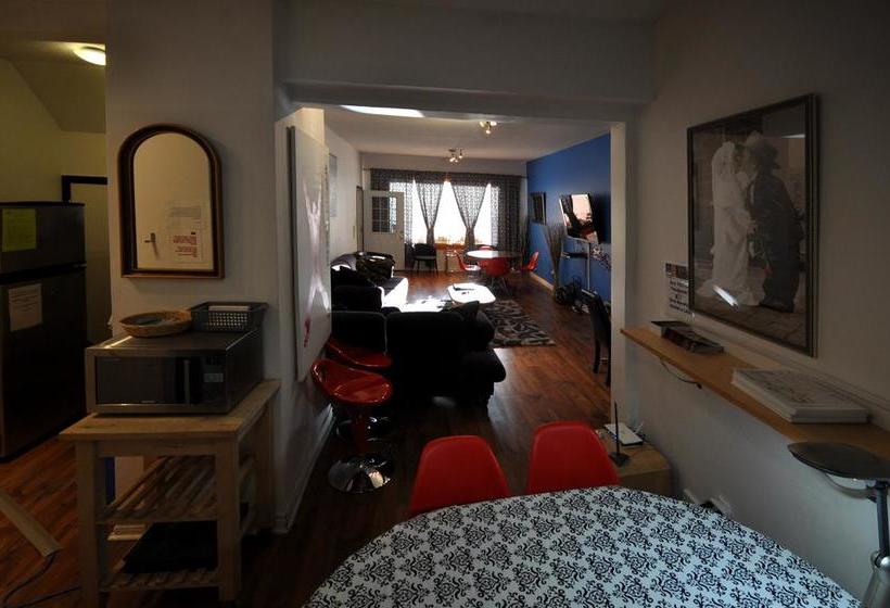 Barefoot Hostel | Ottawa | Ontario | Canada 5