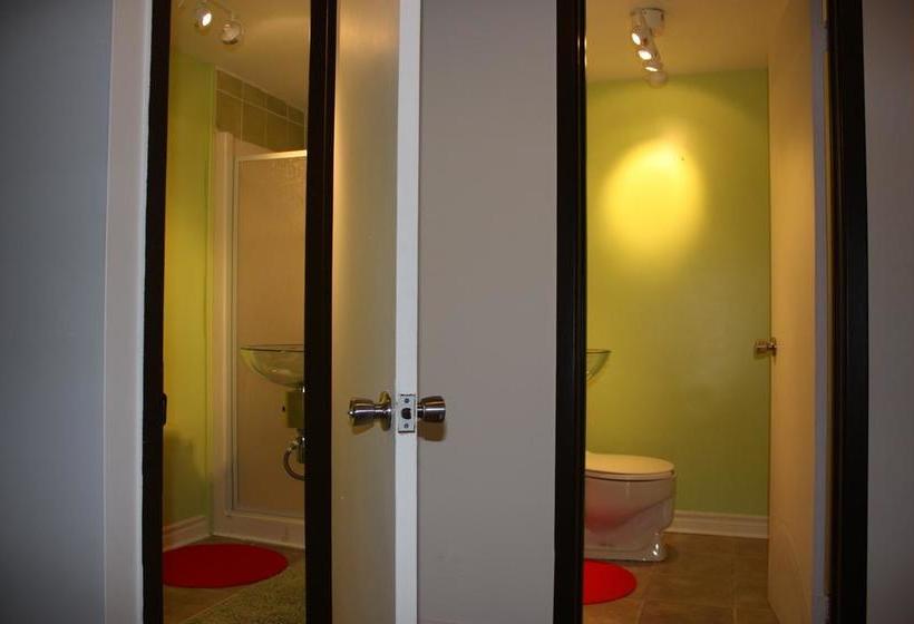 Barefoot Hostel | Ottawa | Ontario | Canada 7