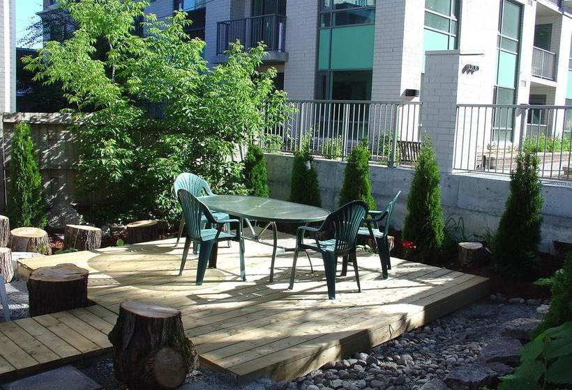 Barefoot Hostel | Ottawa | Ontario | Canada 9