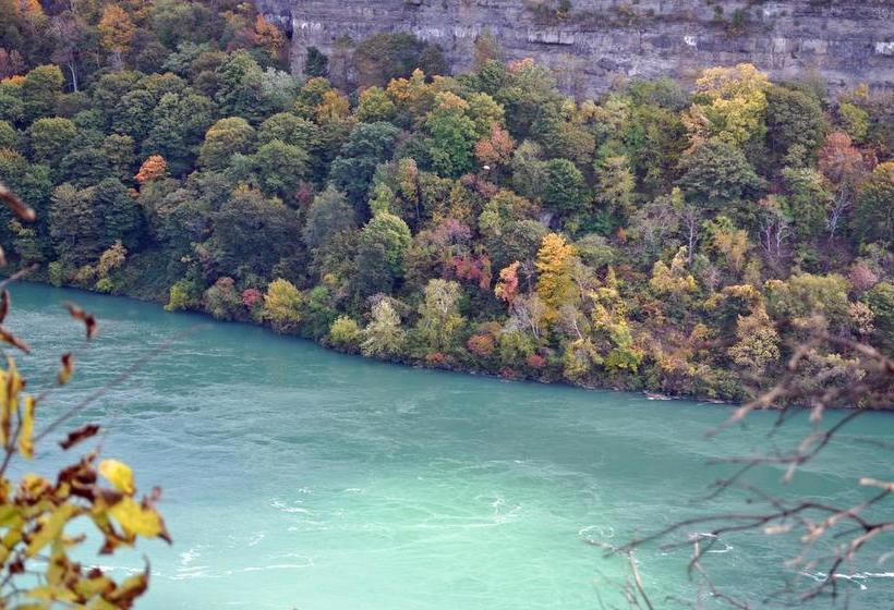 Greystone Manor Bed And Breakfast | Niagara Falls | Ontario | Canada 4