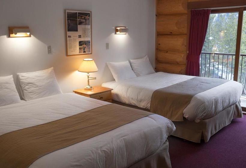 Hotel Northern Rockies Lodge | Muncho Lake | British Columbia | Canada 11