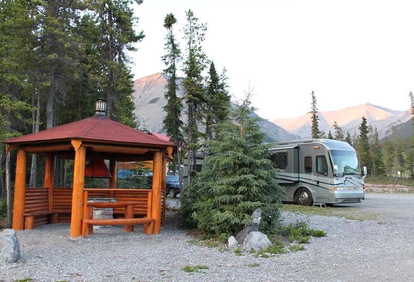 Hotel Northern Rockies Lodge | Muncho Lake | British Columbia | Canada 14