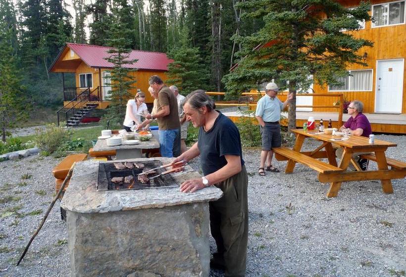 Hotel Northern Rockies Lodge | Muncho Lake | British Columbia | Canada 15
