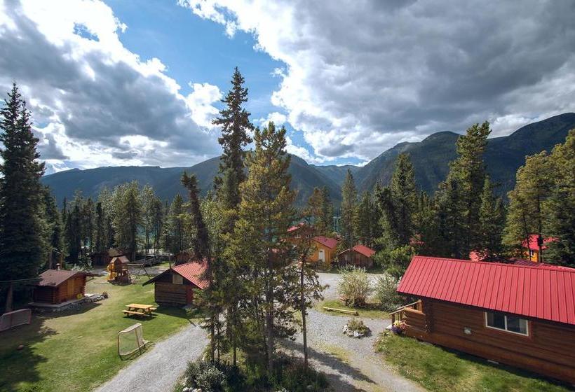 Hotel Northern Rockies Lodge | Muncho Lake | British Columbia | Canada 6