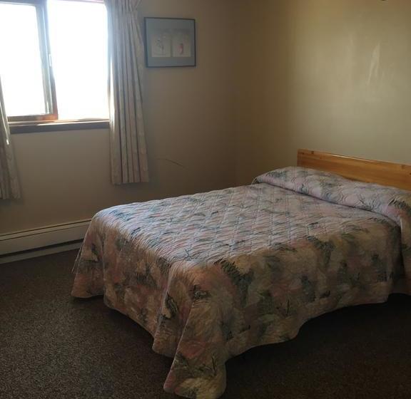 Wakiki Motel & Lounge | Meadow Lake | Saskatchewan | Canada 3