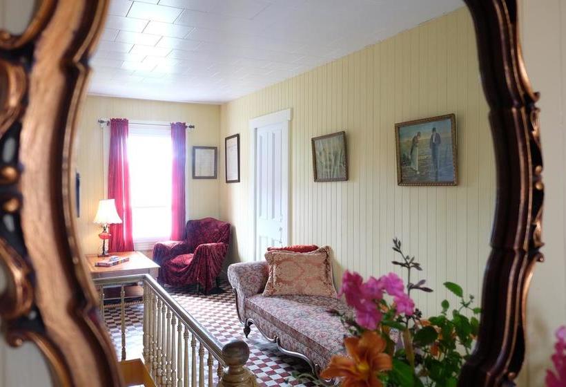 Bed and Breakfast Jardin Potager | Sainte Rose du Nord | Quebec | Canada 6