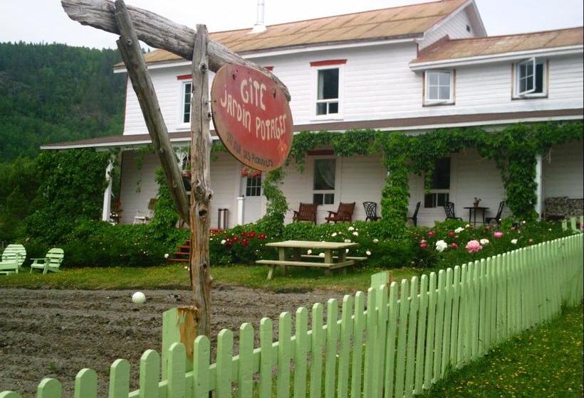 Bed and Breakfast Jardin Potager | Sainte Rose du Nord | Quebec | Canada 8