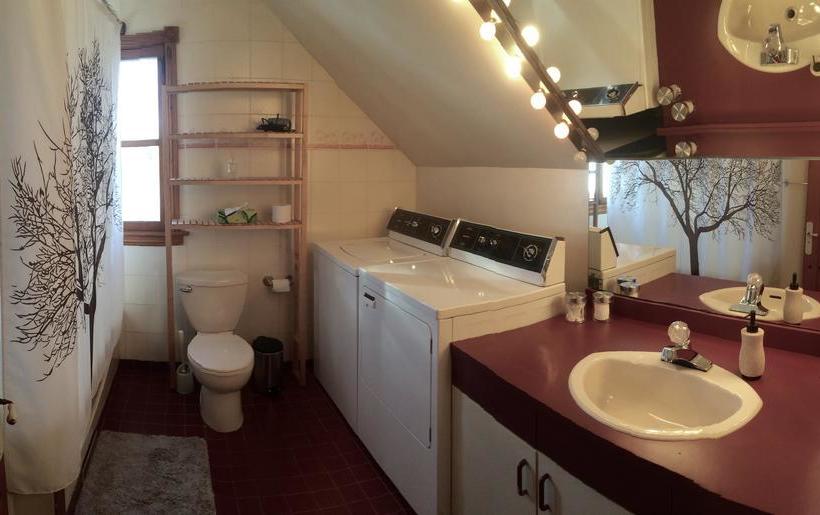 Bed and Breakfast Autour Du Monde | Granby | Quebec | Canada 12