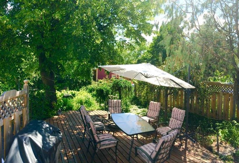 Bed and Breakfast Autour Du Monde | Granby | Quebec | Canada 13