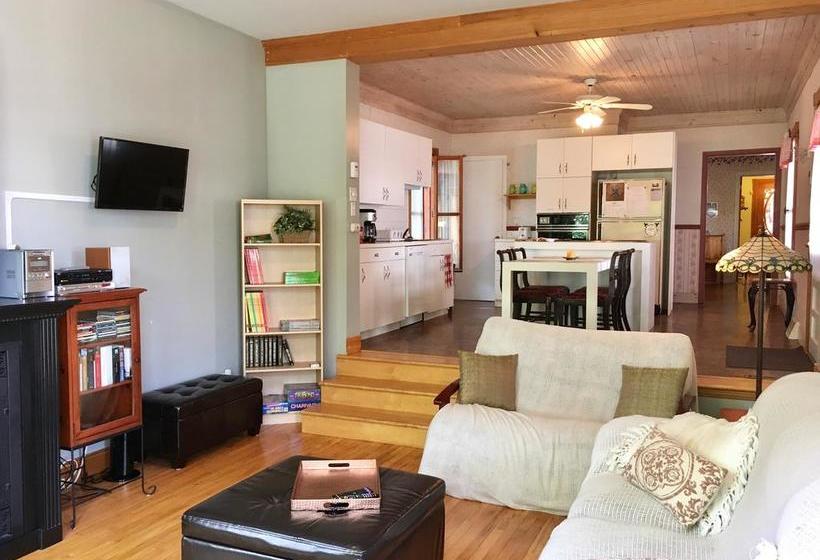 Bed and Breakfast Autour Du Monde | Granby | Quebec | Canada 18