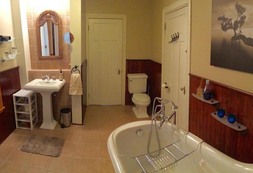 Bed and Breakfast Autour Du Monde | Granby | Quebec | Canada 4