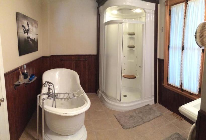 Bed and Breakfast Autour Du Monde | Granby | Quebec | Canada 5