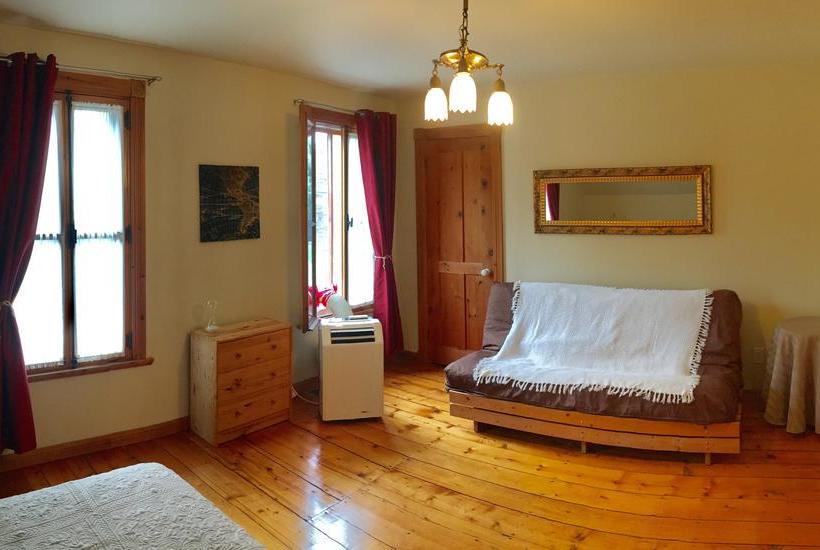 Bed and Breakfast Autour Du Monde | Granby | Quebec | Canada 9