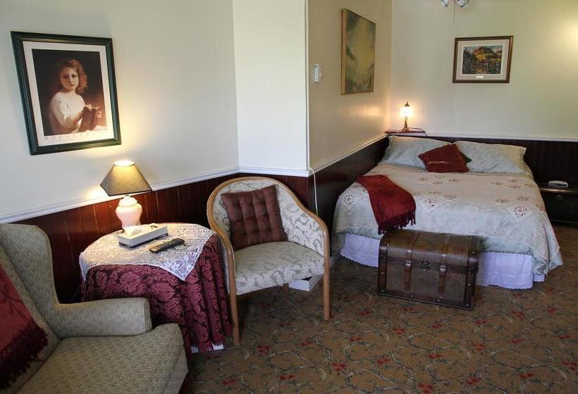 Hotel Auberge Des Cévennes | L'Anse st Jean | Quebec | Canada 10