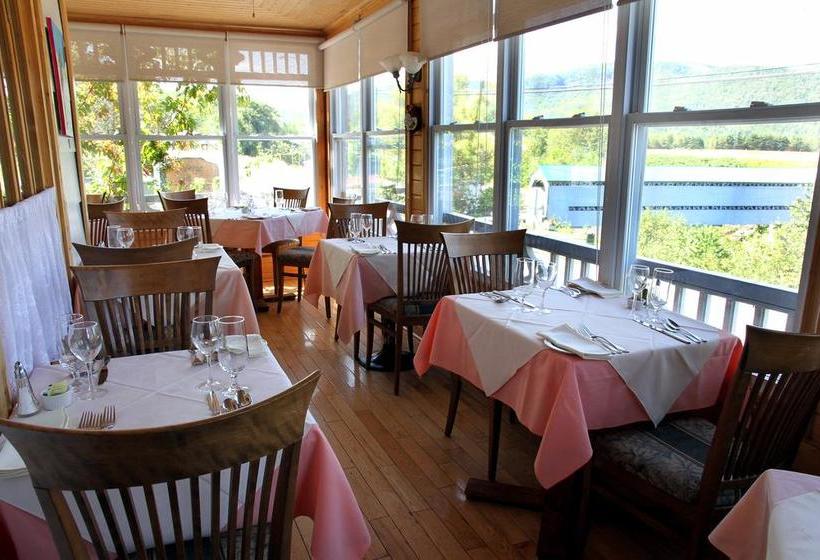 Hotel Auberge Des Cévennes | L'Anse st Jean | Quebec | Canada 11