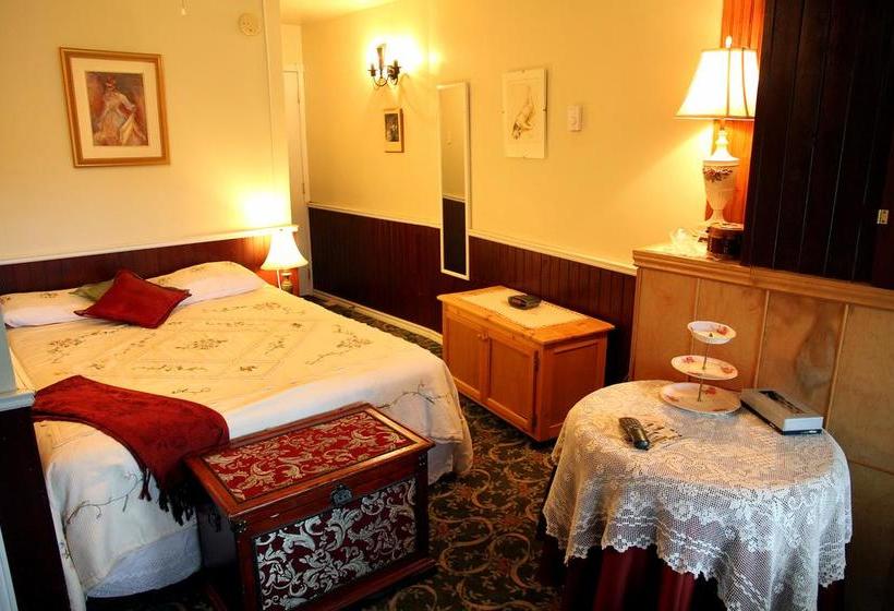 Hotel Auberge Des Cévennes | L'Anse st Jean | Quebec | Canada 13