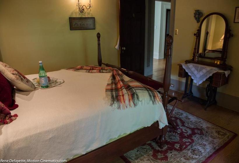 Bed and Breakfast Montrose Inn | Belleville | Ontario | Canada 10