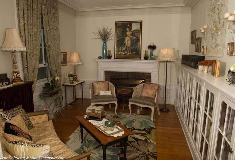 Bed and Breakfast Montrose Inn | Belleville | Ontario | Canada 13