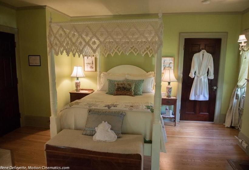 Bed and Breakfast Montrose Inn | Belleville | Ontario | Canada 8