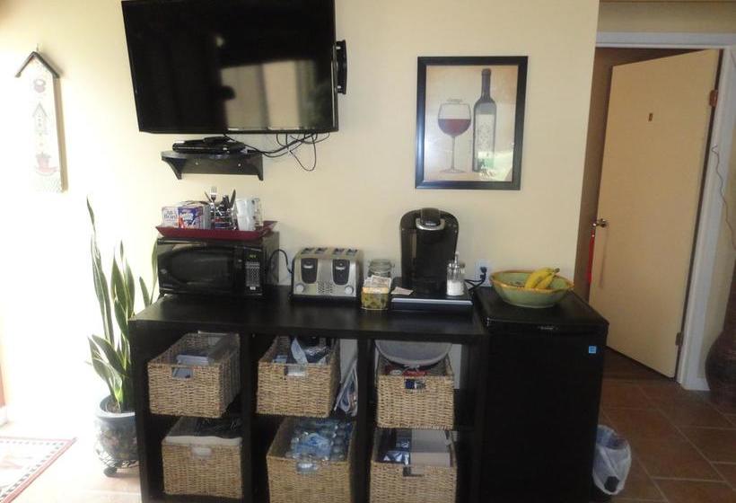 Vintage Merlot Bed And Breakfast | Oliver | British Columbia | Canada 18