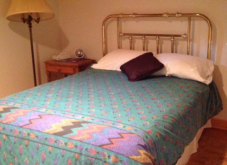 Modern Bungalow Bed And Breakfast | Belleville | Ontario | Canada 4