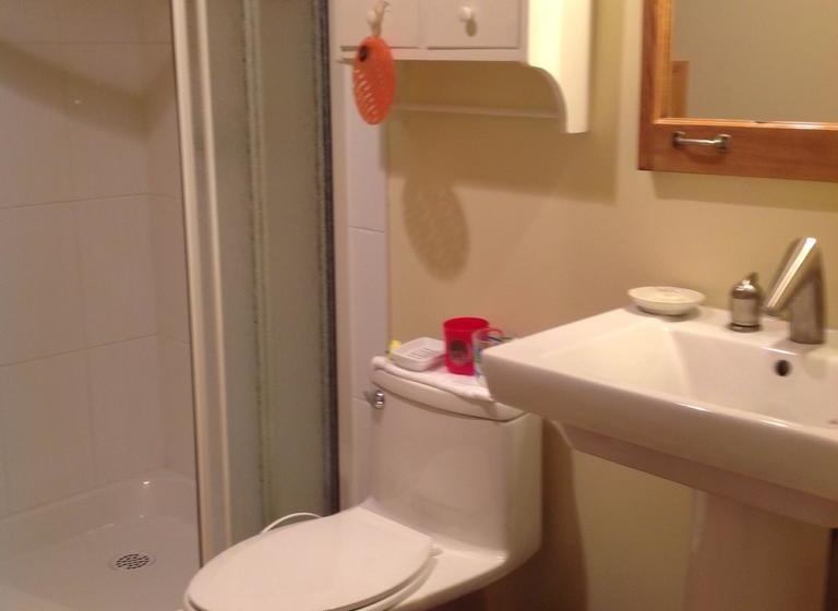 Modern Bungalow Bed And Breakfast | Belleville | Ontario | Canada 7