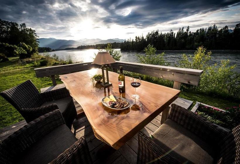 Skeena River House Bed & Breakfast