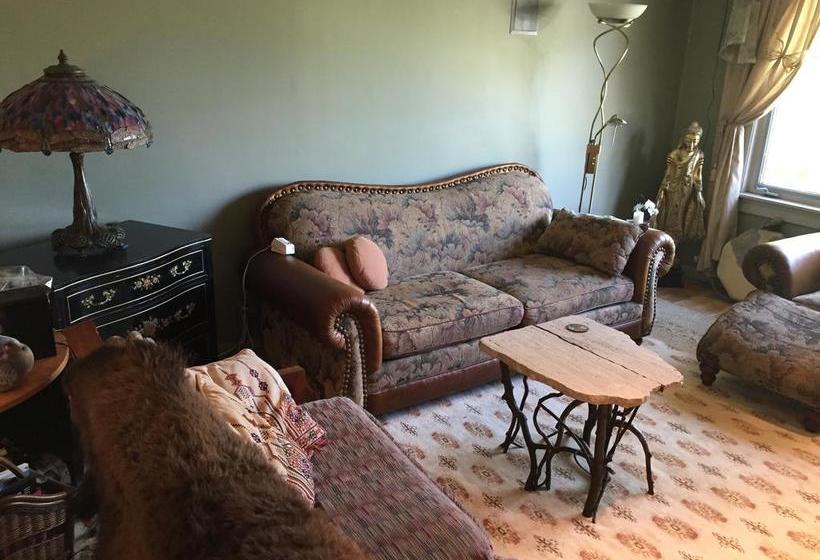 Mediterranean Edmonton B&b | Edmonton | Alberta | Canada 10