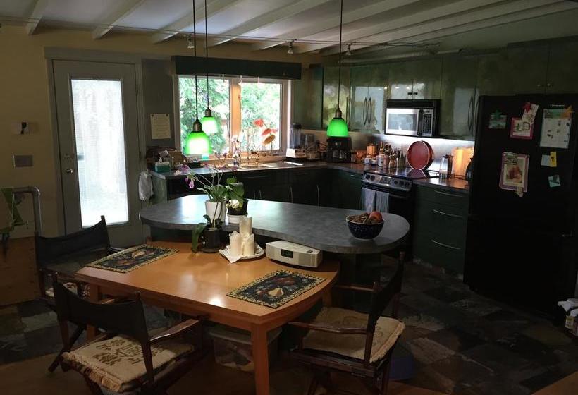 Mediterranean Edmonton B&b | Edmonton | Alberta | Canada 15