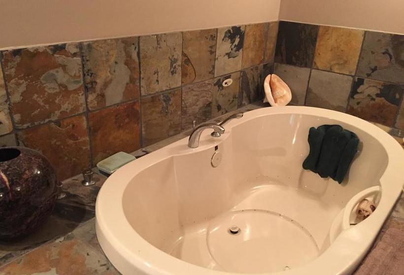 Mediterranean Edmonton B&b | Edmonton | Alberta | Canada 16