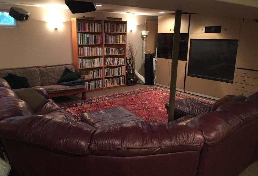 Mediterranean Edmonton B&b | Edmonton | Alberta | Canada 19