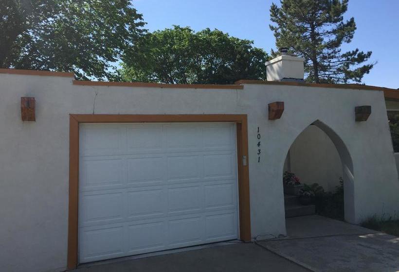 Mediterranean Edmonton B&b | Edmonton | Alberta | Canada 6