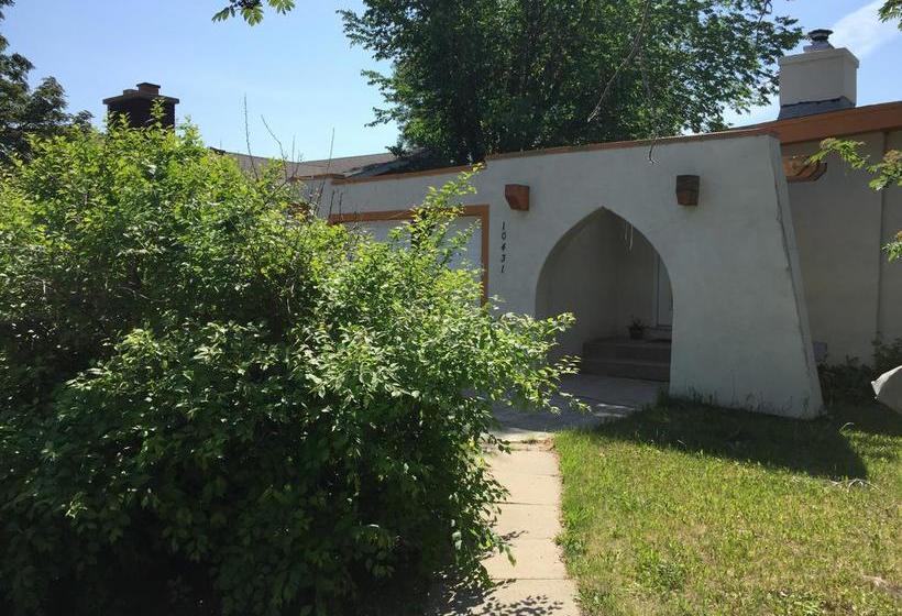 Mediterranean Edmonton B&b | Edmonton | Alberta | Canada 7