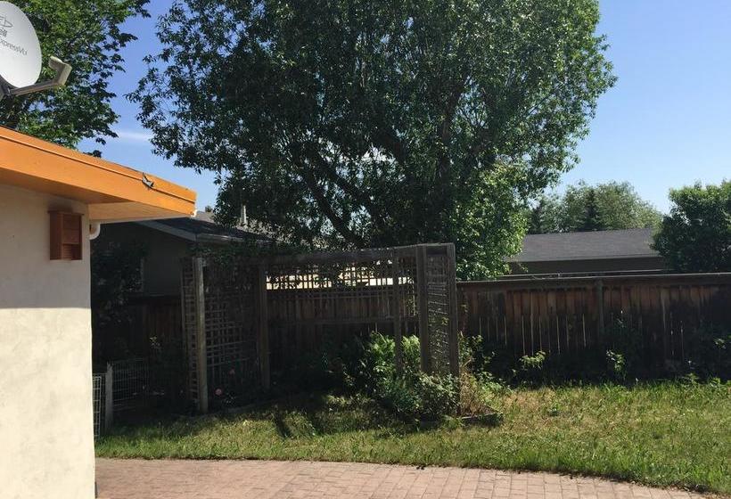 Mediterranean Edmonton B&b | Edmonton | Alberta | Canada 9