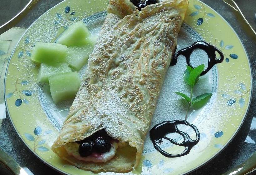 Bed and Breakfast Queens Landing Guest House | Kitchener | Ontario | Canada 7