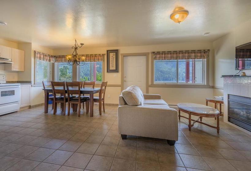 Motel Bathgate Marina | Egmont | British Columbia | Canada 6