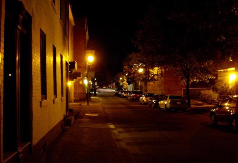 L Escogriffe B&b  Men Only | Montreal | Quebec | Canada 19